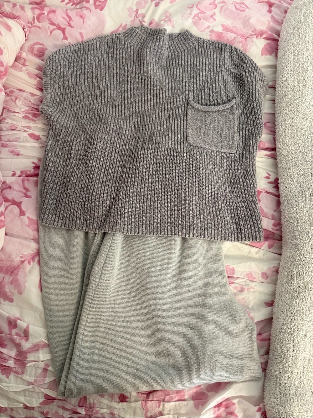 Free People Heather Gray Ribbed Crewneck Sweater with Matching Balloon Pants